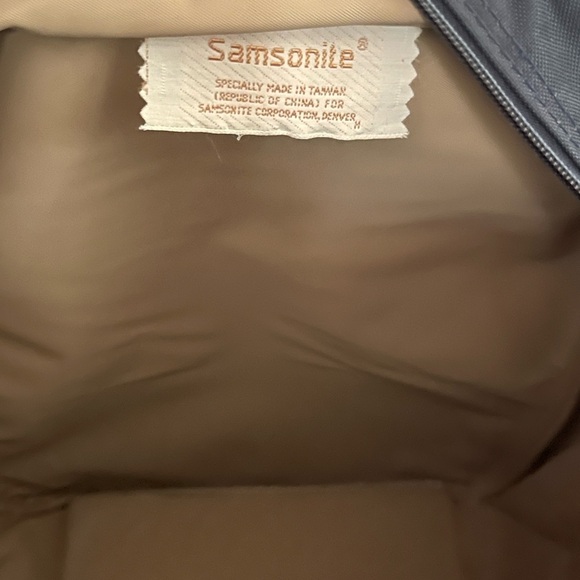 Vintage, Pristine Samsonite Crossbody - Picture 5 of 5